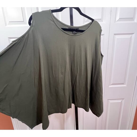 Yana K Tops - Yana k Sz One Size Cold Shoulder Army Green Scoop Neck Poncho NWT